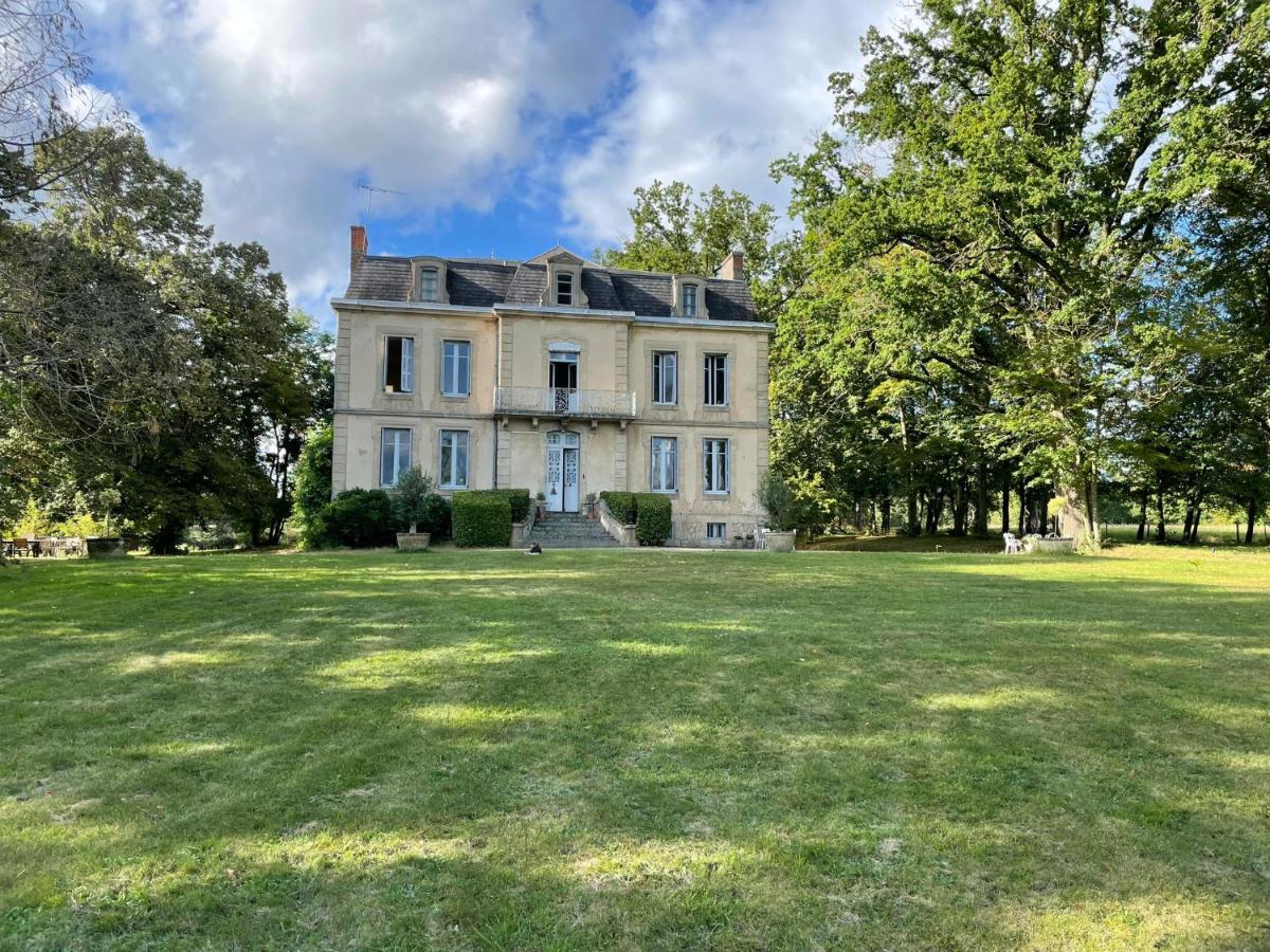 Chateau Du Grand Lucay บูร์บง-ลาร์ชองโบลต์ ภายนอก รูปภาพ