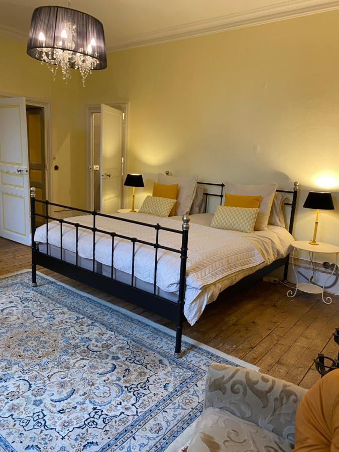 Chateau Du Grand Lucay บูร์บง-ลาร์ชองโบลต์ ภายนอก รูปภาพ